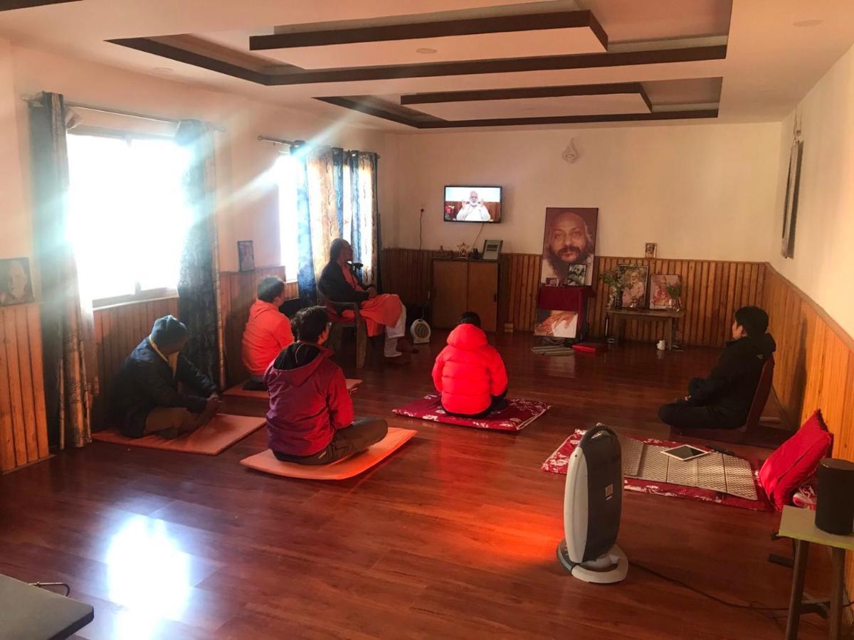 Osho Gaurishankar Meditation Center Habitación en casa particular
